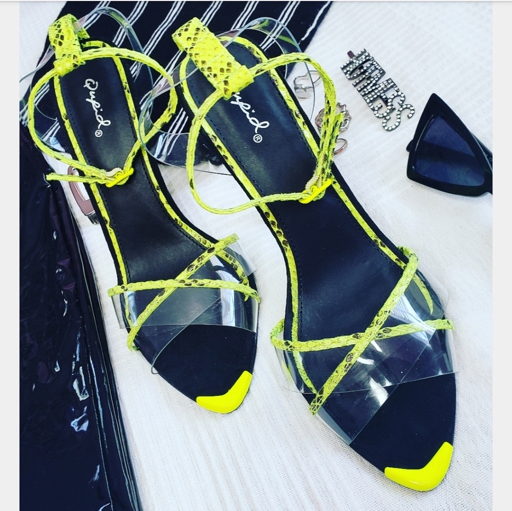 🚨//Hot Girl Summer// Neon yellow heel - Picture 8 of 8